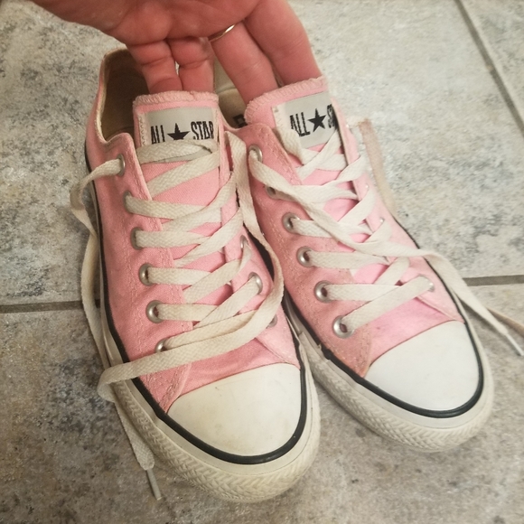 Pink Converse - Picture 3 of 3